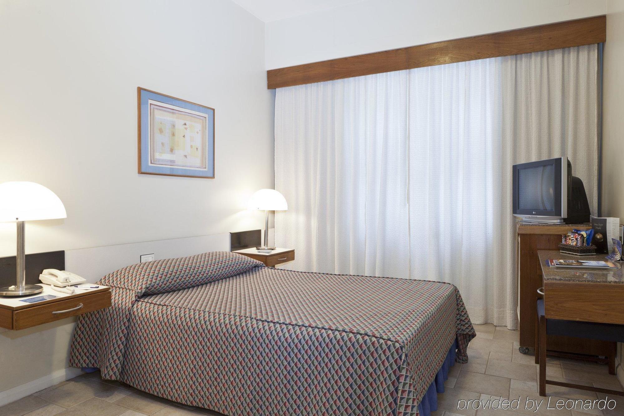 Savoy Othon Hotel 3*